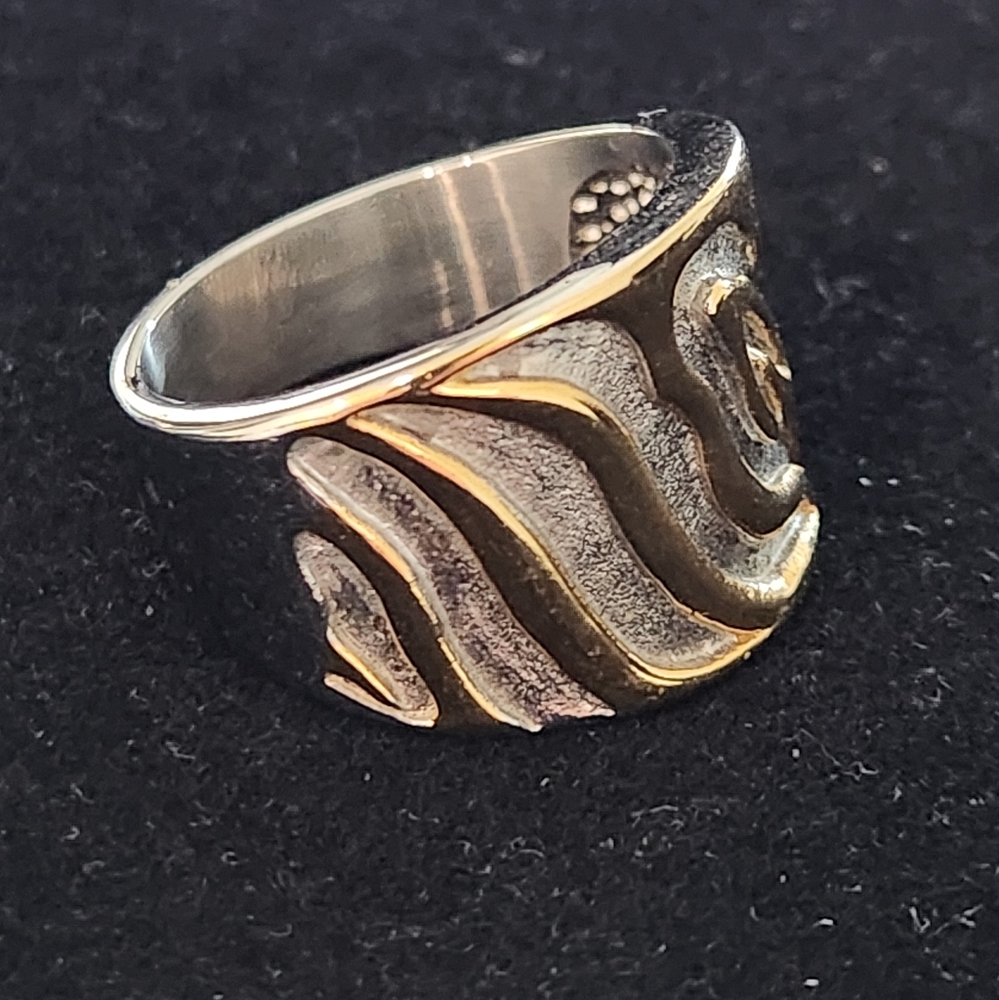 Two Tone Stainless Steel Ring. Size 11 - Picture 2 of 6